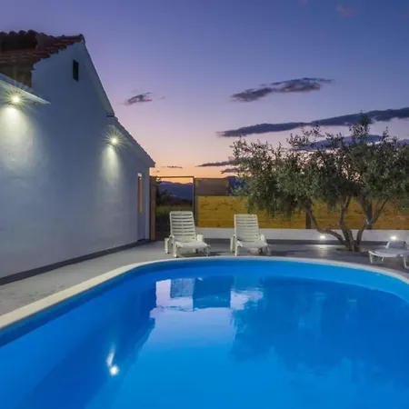 Kuca Tose By Guide *