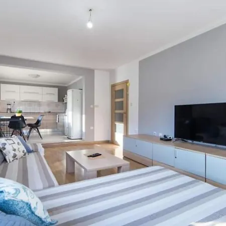 Kuca Tose By Guide Villa