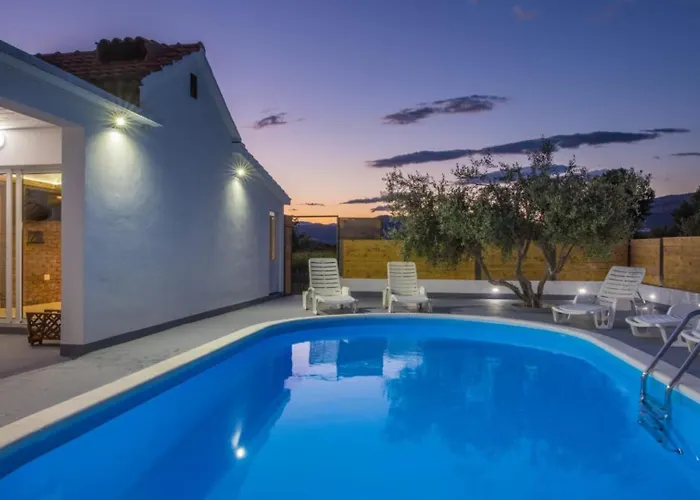 Kuca Tose By Guide *