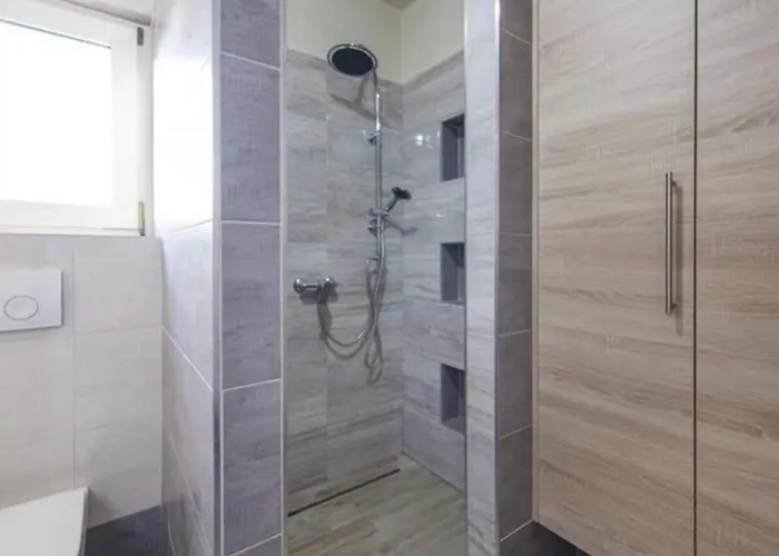 Kuca Tose By Guide Villa